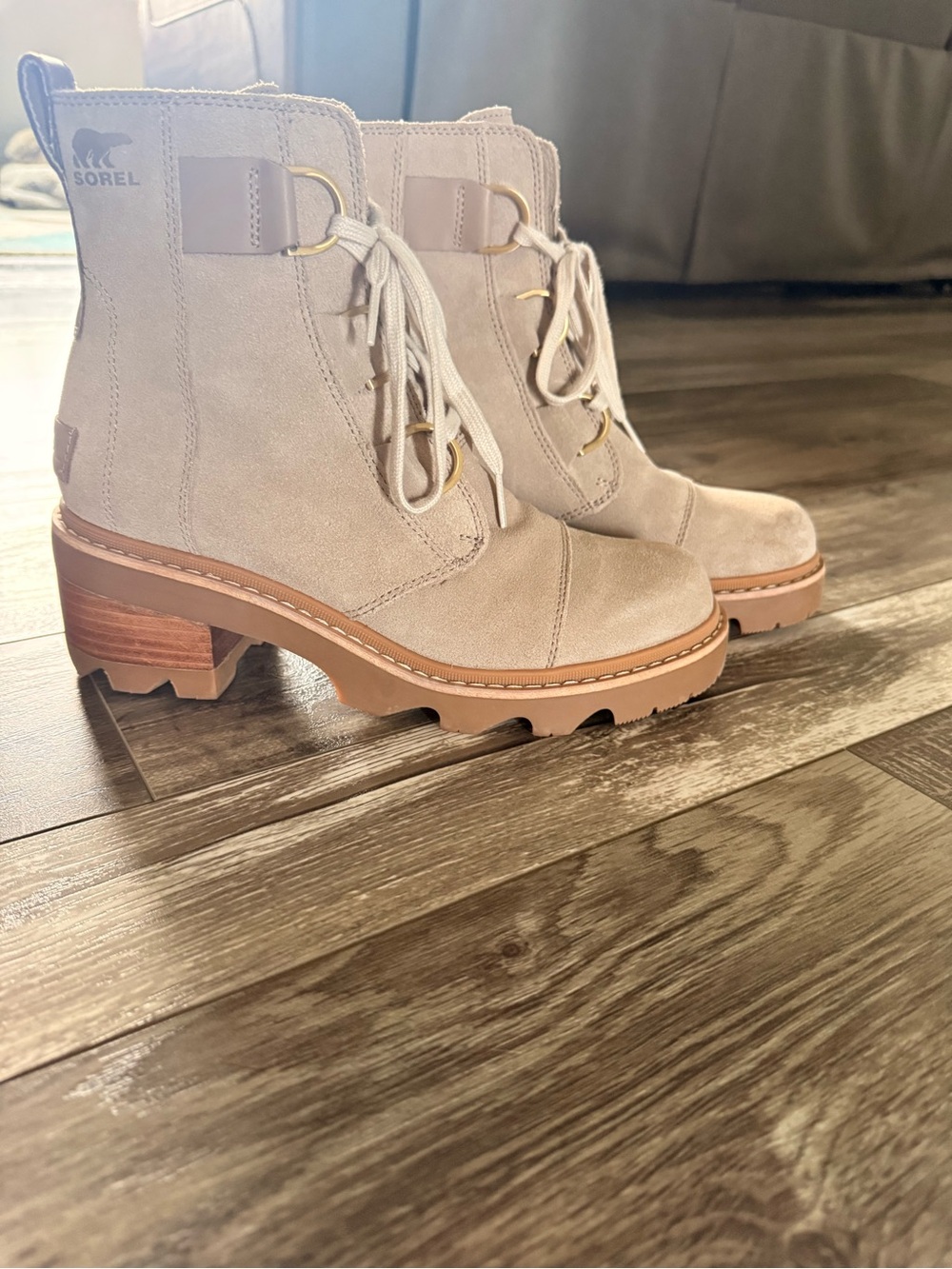 Sorel Tan Suede Lace-Up Boots — Size 8.5— Never Worn